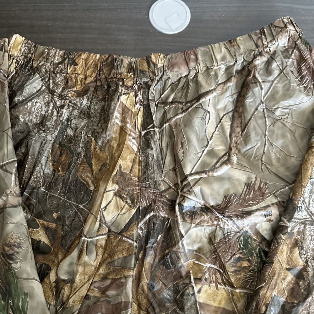 Realtree Camouflage 100% Polyvinyl Chloride Waterproof Pants Men’s‎ XL / 2XL